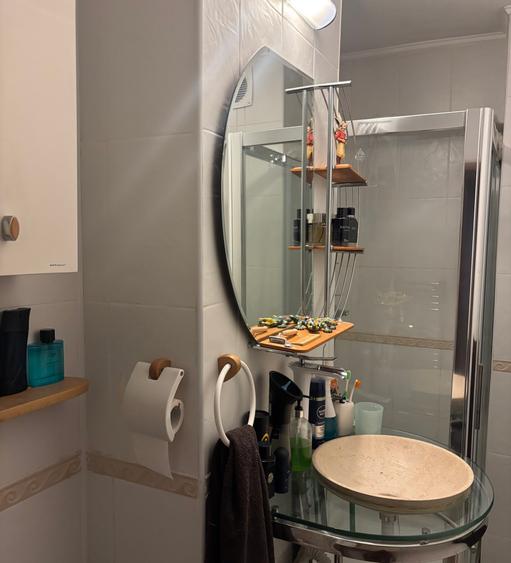 Apartament cu 4 camere în Decebal