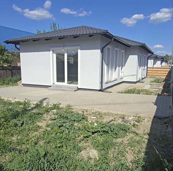 Casă individuală cu 3 camere cu Canalizare în Lunca Cetățuii