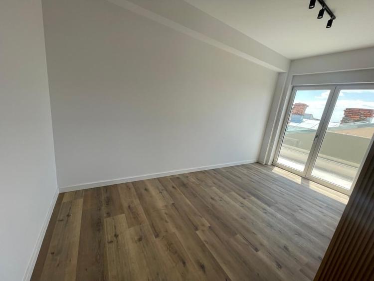 Apartament cu 2 camere decomandat în Siloz