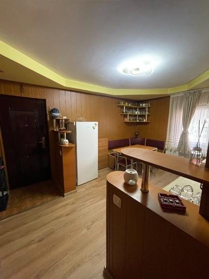 Apartament cu 2 camere semidecomandat, mobilat în Central