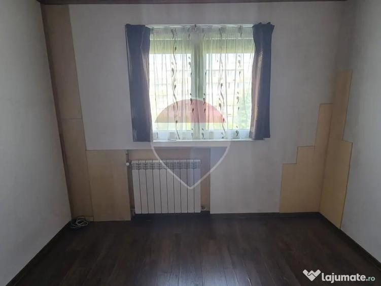 Apartament cu 2 camere semidecomandat în Progresul
