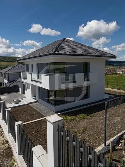 Casă cu Teren 500 Mp în Chinteni
