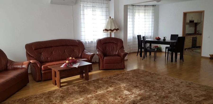 Casă cu 6 camere cu Teren 329 Mp în Trei Stejari
