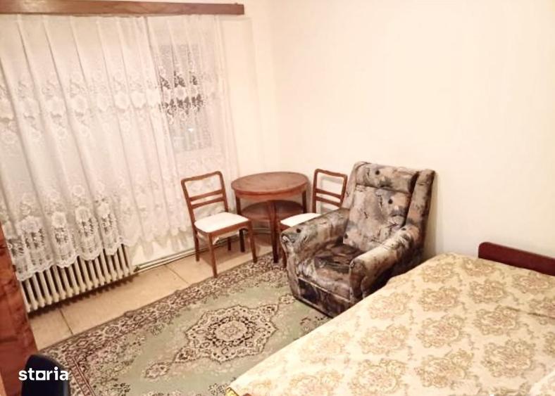 Apartament cu 3 camere decomandat în Buzaului