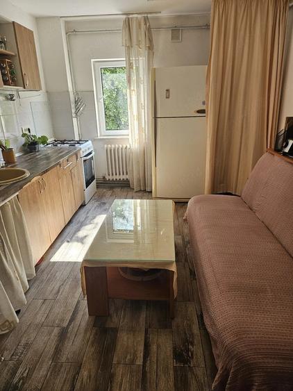 Apartament cu 2 camere semidecomandat în Brazda lui Novac
