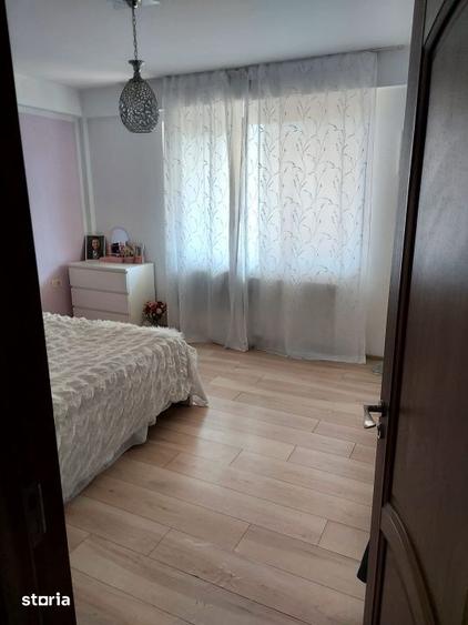 Casă cu 7 camere cu Teren 500 Mp în Fundeni