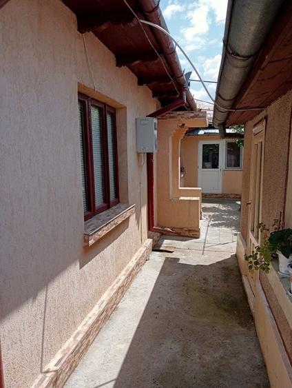 Casă cu 4 camere în Radu Negru
