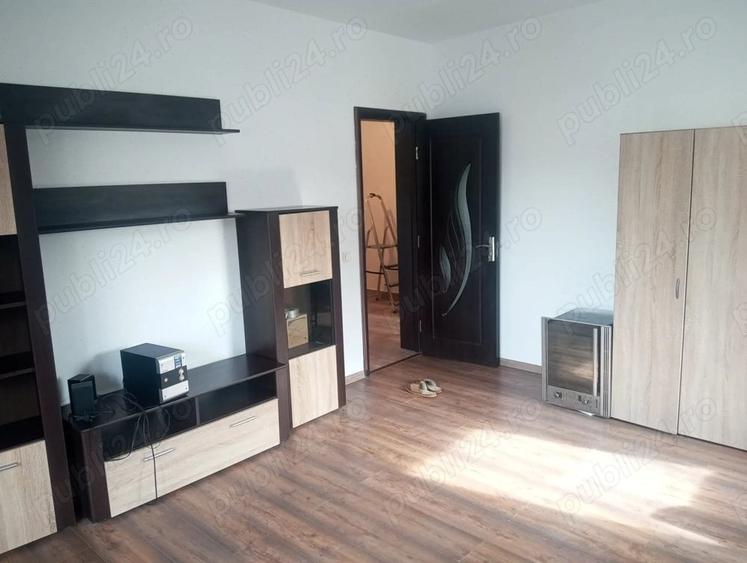 Apartament cu 2 camere decomandat, mobilat în Tractorul — fotografia 1