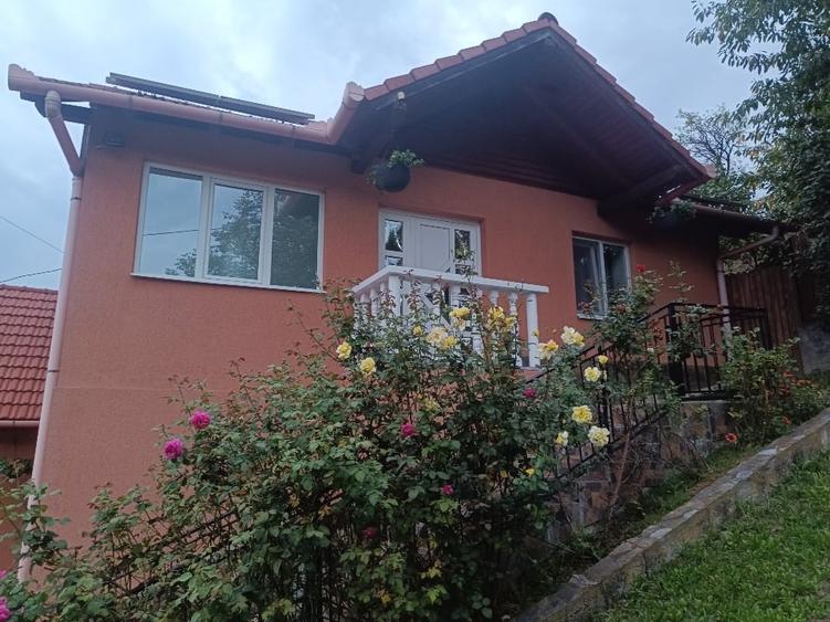 Casă individuală cu 5 camere cu Teren 1500 Mp în Văleni (Meteș)