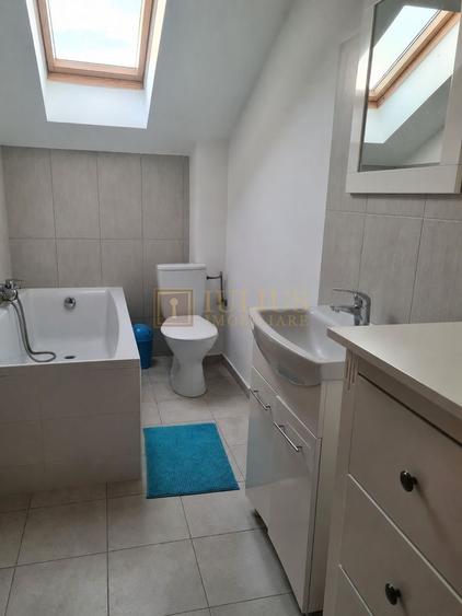 Casă individuală cu 4 camere cu Canalizare în Dumbrăvița