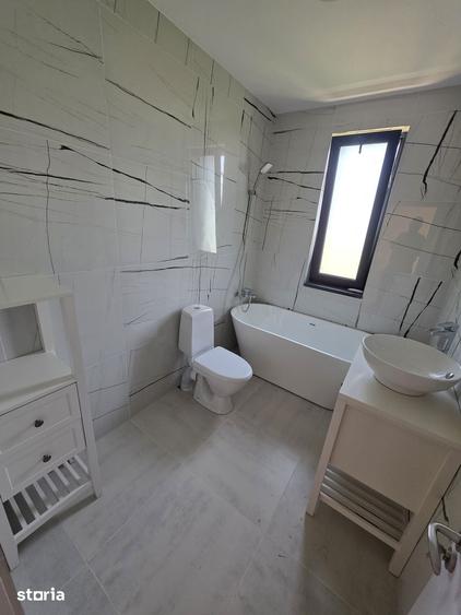 Casă cu 4 camere cu Teren 600 Mp în Central