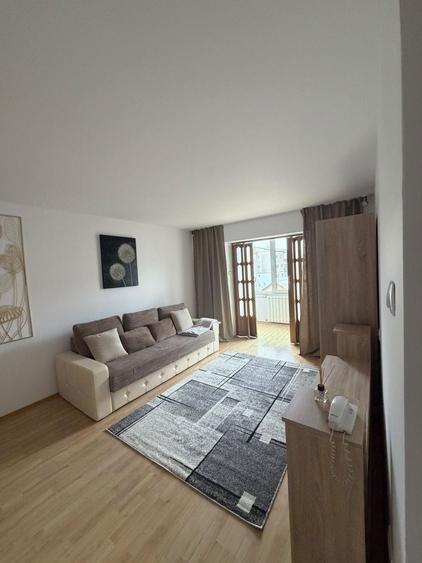 Apartament cu 2 camere decomandat în Torontalului