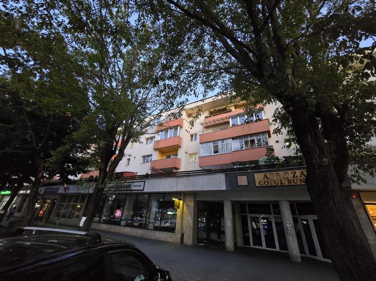 Apartament cu 3 camere decomandat în Dosu Bricii