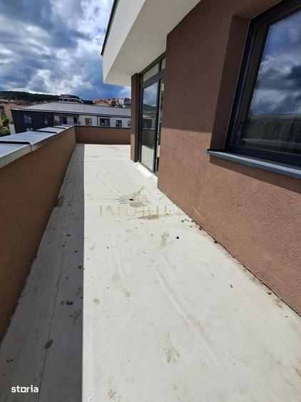 Apartament cu 4 camere în Florești