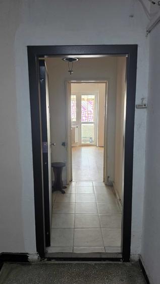 Apartament cu 2 camere semidecomandat în Olteniței