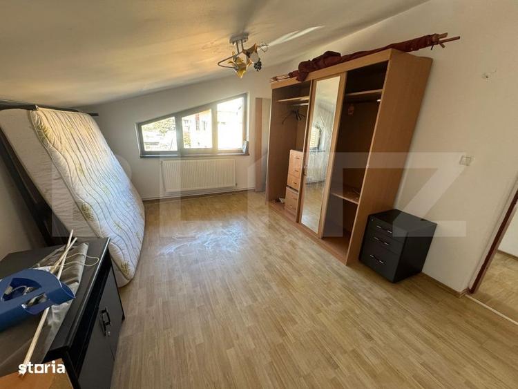 Casă cu 4 camere cu Teren 650 Mp în Bariera Vâlcii