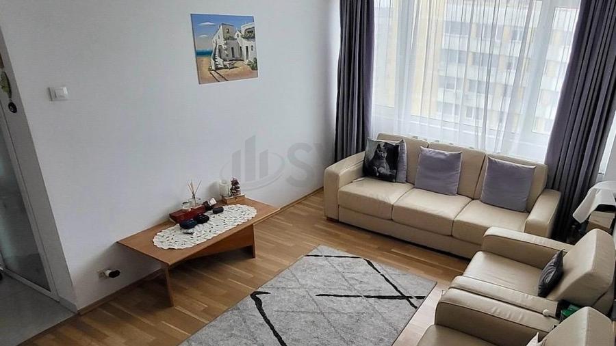 Apartament cu 3 camere semidecomandat, mobilat în Iancului — fotografia 1