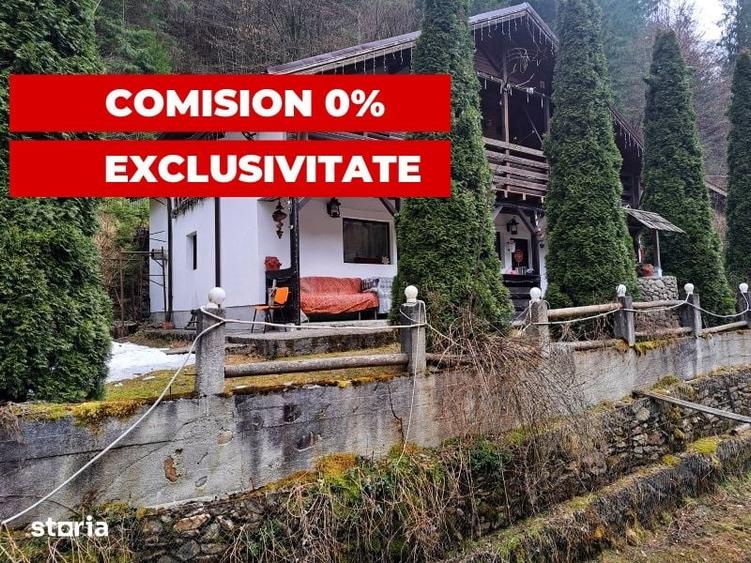 Casă cu 10 camere cu Teren 1500 Mp în Vale