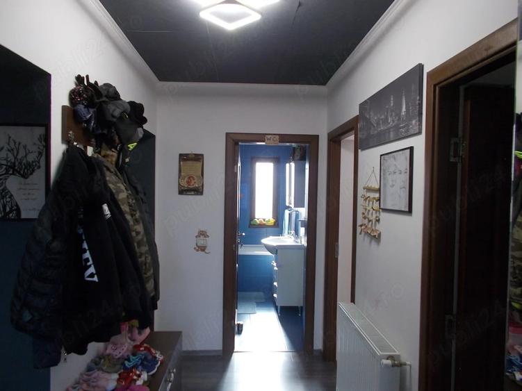 Casă cu 6 camere cu Teren 250 Mp în Braytim