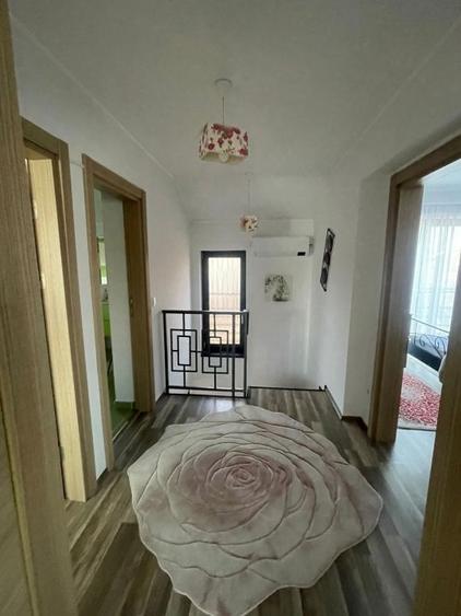 Casă cu 4 camere cu Teren 50 Mp în Central