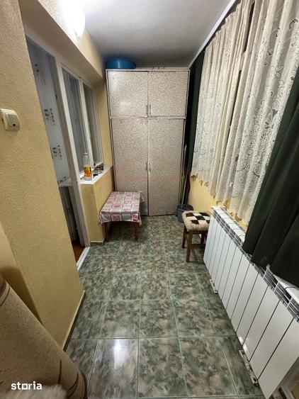 Apartament cu 3 camere semidecomandat, mobilat în Micro 38