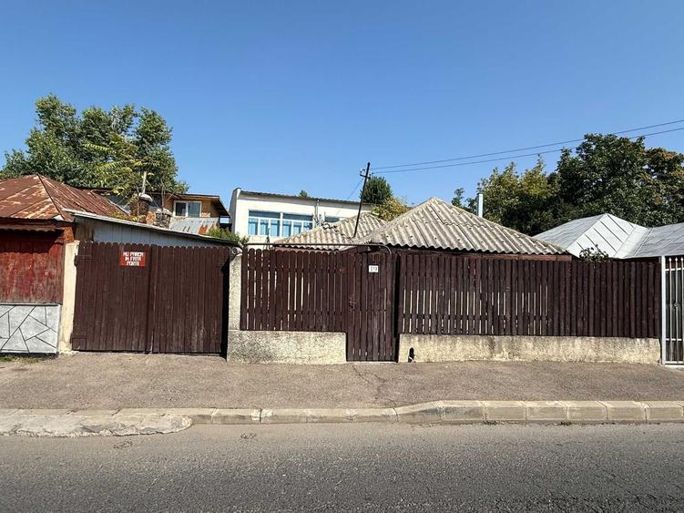 Casă cu 3 camere în Rahova