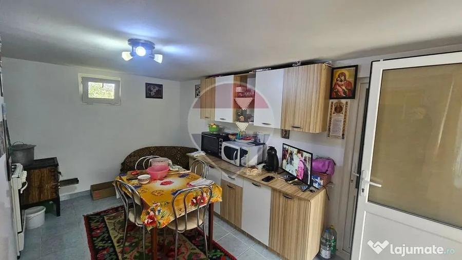 Casă cu 3 camere cu Teren 1043 Mp în Dochia