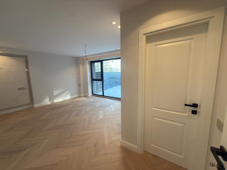 Duplex cu 4 camere cu Canalizare în Sisești