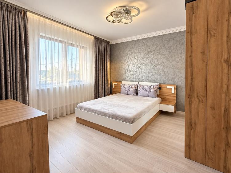 Casă individuală cu 6 camere cu Canalizare în Corbu