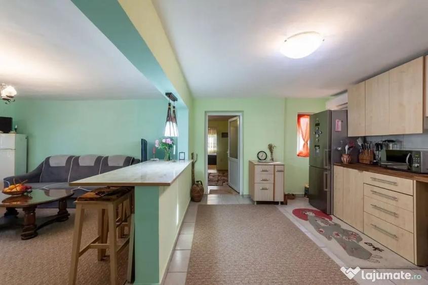 Casă cu 3 camere cu Teren 2720 Mp în Uliești