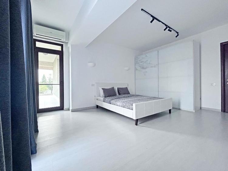 Apartament cu 3 camere decomandat în Băneasa