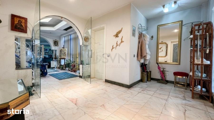 Casă cu 7 camere cu Piscina în Dămăroaia