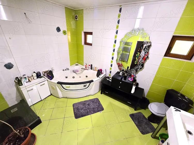 Casă cu 5 camere cu Teren 600 Mp în Central