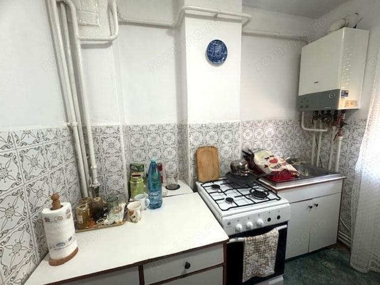 Apartament cu 3 camere semidecomandat în Central
