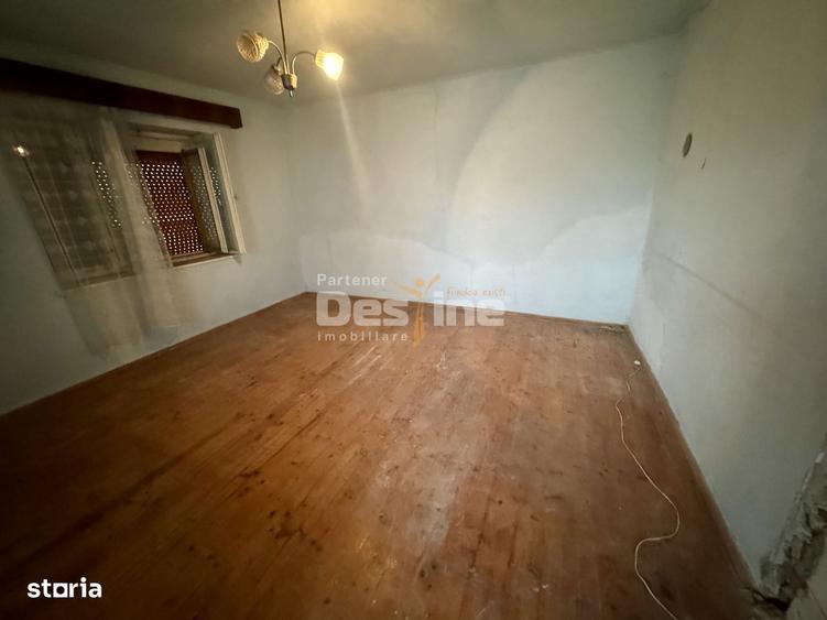 Casă cu 2 camere cu Canalizare în Uroi