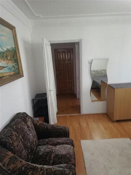 Apartament cu 2 camere semidecomandat, mobilat în Dacia