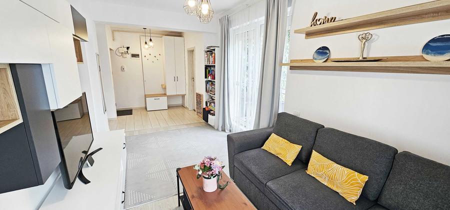 Apartament cu 2 camere semidecomandat în Cățelu