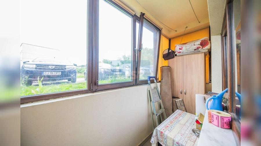 Apartament cu 3 camere semidecomandat, mobilat în Florești