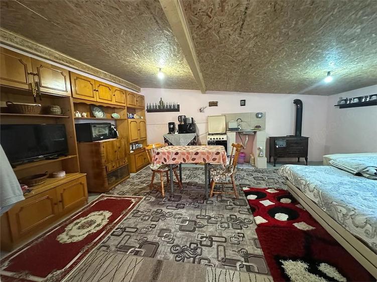Casă cu 5 camere cu Teren 1500 Mp în Doclin