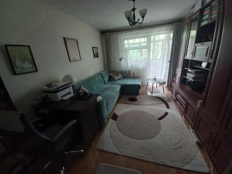 Apartament cu 2 camere semidecomandat în Podul de Piatră