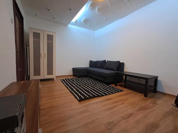 Apartament cu 2 camere decomandat în Lacul Tei