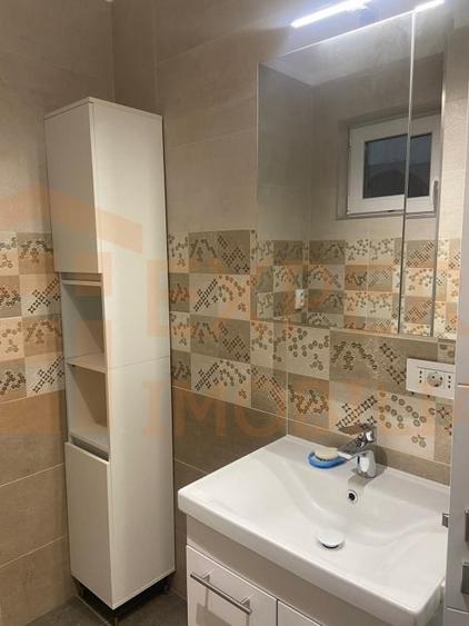 Apartament cu 2 camere decomandat în Casa de Cultură