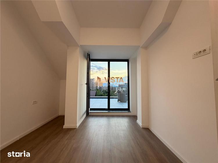 Apartament cu 3 camere decomandat în Tractorul