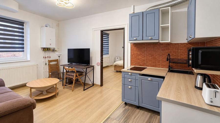 Apartament cu 2 camere semidecomandat, mobilat în Brașovul Vechi