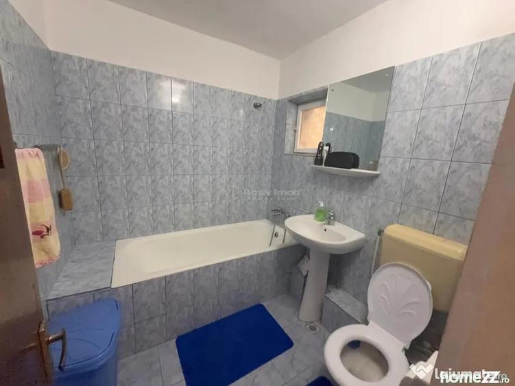 Apartament cu 3 camere decomandat în Tineretului