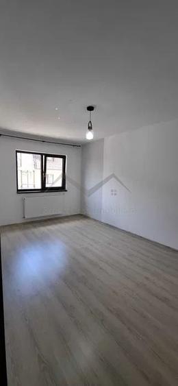 Apartament cu 3 camere în Popas Păcurari