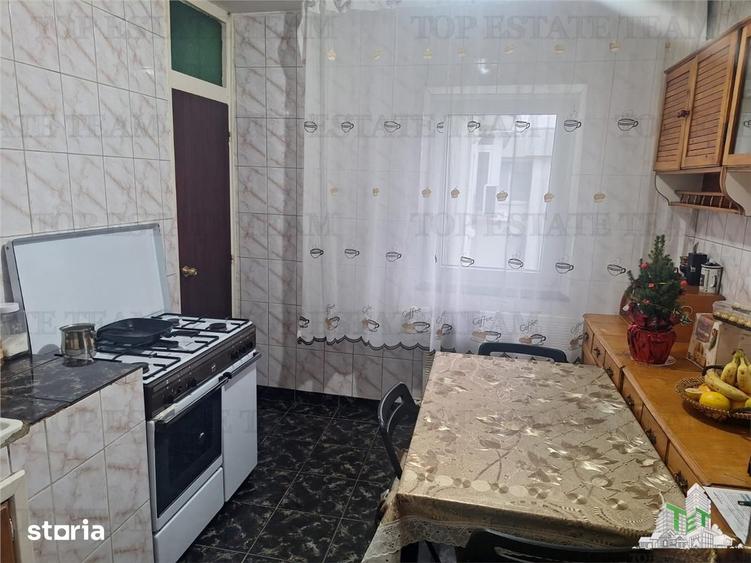 Apartament cu 2 camere semidecomandat în Baicului