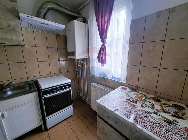 Garsonieră semidecomandată, mobilată în Vasile Aaron
