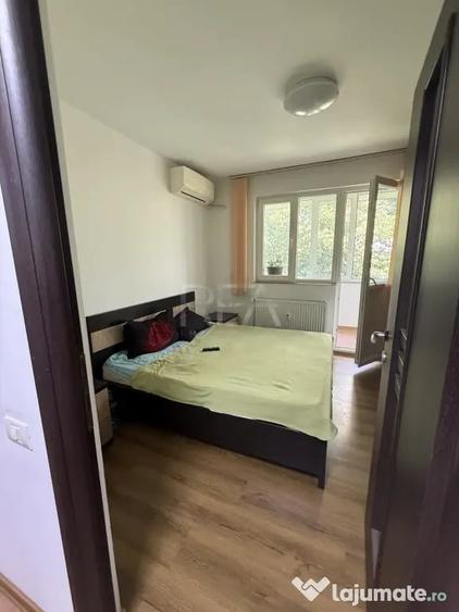 Apartament cu 4 camere semidecomandat în Drumul Taberei