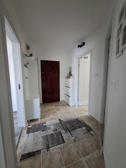 Apartament cu 2 camere decomandat în Liliacului